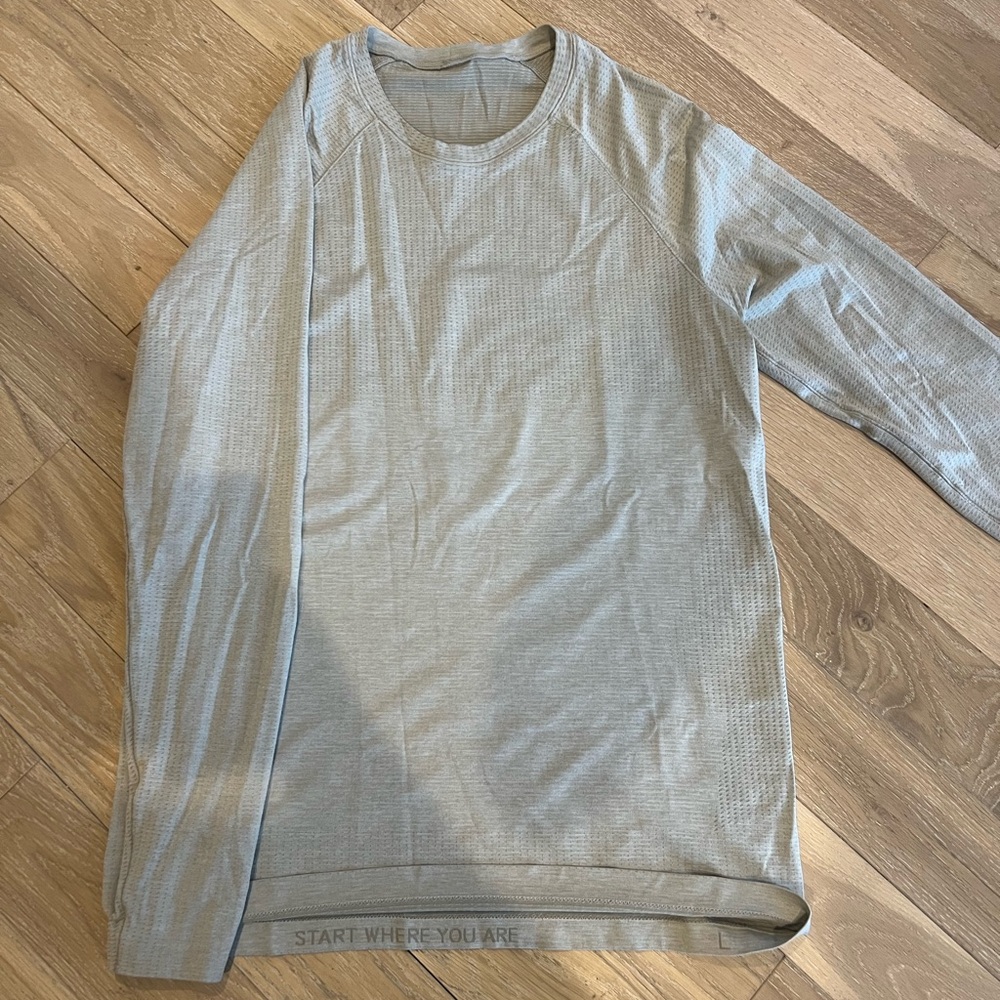 Lululemon Athletica Gray Long Sleeve Tee